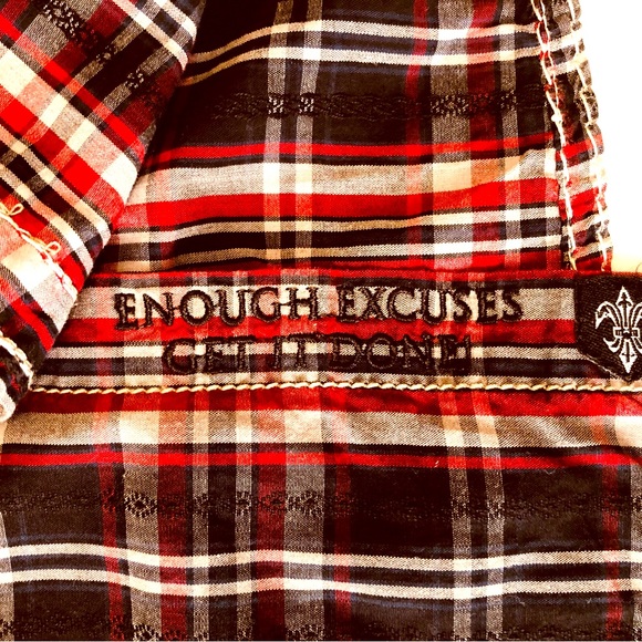 Men's Roar Enough Excuses L Button Down Red Checkered Long Sleeve Shirt - Picture 6 of 12